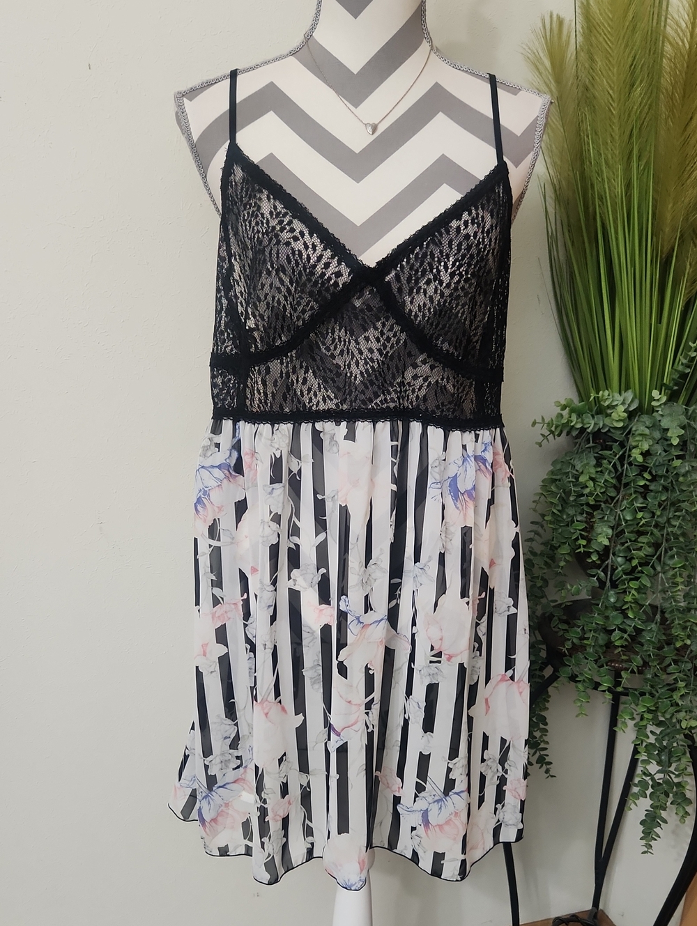 Cosmopolitan Black Lace Bodice Striped Floral Chemise
